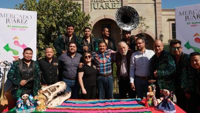 La Plaza Manuel Acuña fue el escenario de los festejos del Mercado Juárez.