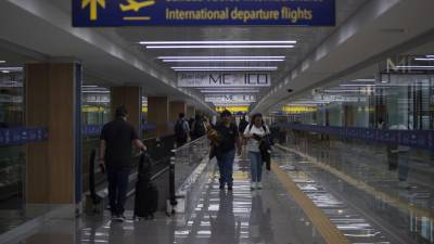 Los aeropuertos mexicanos recibieron a 1.1 millones de turistas de Estados Unidos durante enero y se trata de una disminución de 4.2% con relación al mismo mes de 2025.