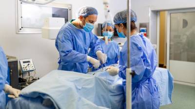 La iniciativa plantea obligar a hospitales privados a transparentar costos y garantizar la cobertura de servicios médicos a pacientes asegurados.