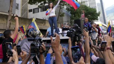 Diversas autoridades negaron que la líder opositora hubiera sido retenida, como se aseguró.