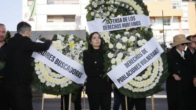 La bancada panista encabezada por: Jorge Romero, presidente nacional; las senadoras Laura Esquivel, Michel González, Lilly Téllez y Ricardo Anaya, así como los diputados: Federico Döring, Eduardo Rivera, Santiago Taboada y Jorge Triana encabezaron una protesta frente a la sede Marco Antonio Lanz Galera de la Comisión Nacional de Derechos Humanos (CNDH) ante la reelección de Rosario Piedra Ibarra al frente de dicha dependencia.