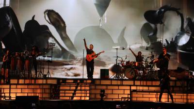 El cantautor español puso a cantar a los saltillenses en el Estadio Francisco I. Madero con sus grandes éxitos.