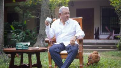 El expresidente de México, Andrés Manuel López Obrador, reapareció en la vida pública -luego de elegir el retiro tras su sexenio- con el lanzamiento de su nuevo libro ‘Grandeza’.