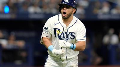 Jonathan Aranda conectó el jonrón que marcó la diferencia y Tampa Bay tomó ventaja sobre Yankees en la Serie Divisional.