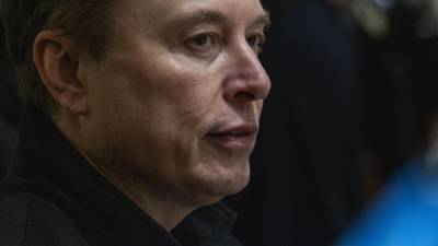 A Elon Musk se le ha llamado el Maestro de los Proyectos Visionarios, pero actualmente tiene un enorme problema en su compañía automotriz, Tesla, y no se sabe si será capaz de solucionarlo.