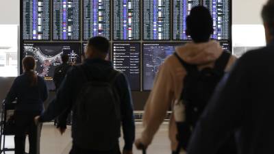 La Administración Federal de Aviación implentó una orden para reducir el tráfico aéreo en un 10 % en 40 de los aeropuertos más concurridos del país como medida de seguridad debido al cierre parcial del gobierno.