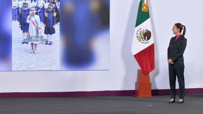 Claudia Sheinbaum, presidenta de México, durante la conferencia matutina en Palacio Nacional, observó el vídeo de una niña que se caracterizó de presidenta durante un desfile de la Revolución Mexicana en Chiapas.