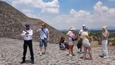 El ataque armado, que dejó a dos muertos (entre ellos el atacante y una turista canadiense) y 13 heridos, ocurrió sobre la Pirámide de la Luna cuando Jasso abrió fuego contra un grupo de visitantes. FOTO: Cuartoscuro