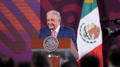 El nombre del presidente López Obrador salió a relucir en distintos momentos del encuentro entre los aspirantes | Foto: Especial