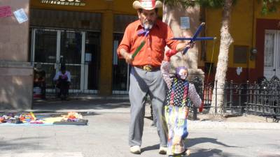 Pitoco, el titiritero que resiste al tiempo.