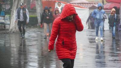 La Coordinación Nacional de Protección Civil alertó sobre los efectos de la tormenta invernal y el frente frío 31, que podrían generar temperaturas bajo cero, lluvias, vientos intensos y riesgo carretero en varios estados del país.