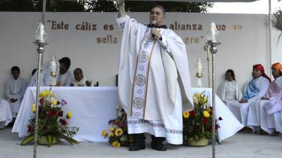 El obispo la Diócesis Chilpancingo-Chilapa, Salvador Rangel Mendoza, se encuentra desaparecidos desde el 27 de abril, así lo informó la CEM. El sacerdote recientemente señaló haber participado en negociaciones de paz entre grupos criminales de Guerrero.