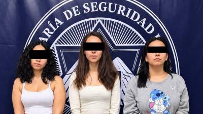 Las tres mujeres, originarias de Saltillo, quedaron a disposición de las autoridades ministeriales en Nuevo León; el vehículo en el que viajaban las detenidas fue asegurado y trasladado a un corralón.