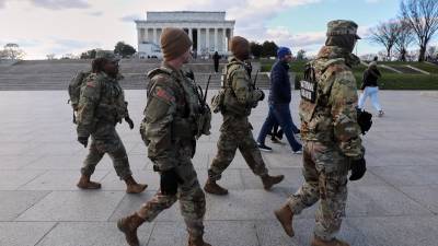 Lakanwal, que fue trasladado a un hospital tras ser reducido por agentes durante el tiroteo, será acusado de asesinato en primer grado después de que una de las víctimas, Sarah Beckstrom, de 20 años, falleciera. FOTO: