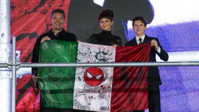 Zendaya y Tom Holland enamoran a México y avivan rumores de su matrimonio en premier de ‘Spider-Man: Un Nuevo Día’