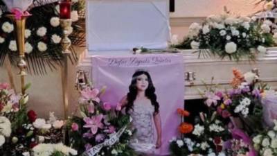 ”(Me dijeron), que me retirara de la sala de audiencia porque soy testigo, pero también soy madre de la víctima”, declaró Alejandra Quintos.