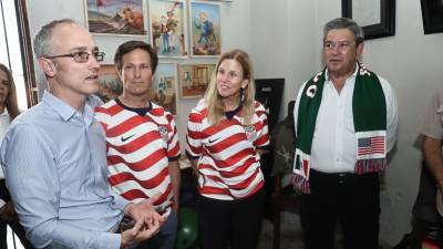 Sobre el T-MEC, Sherman resaltó el impacto que tiene para Coahuila, aunque evitó pronunciarse sobre su posible renovación.