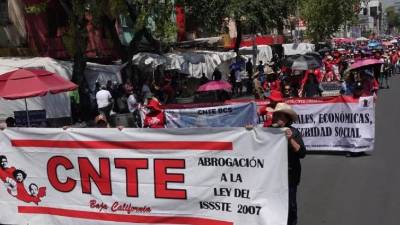 Éstos incluyeron un fondo extraordinario de 800 millones de pesos para Oaxaca, incrementos a bonos económicos, procesos de basificación, recategorizaciones, becas para hijos de docentes, pagos retroactivos, estímulos para jubilados y obras de infraestructura educativa y hospitalaria.