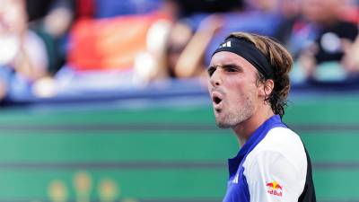 Stefanos Tsitsipas fue uno de los tenistas que demostraron su rendimiento para avanzar a la siguiente ronda del Masters Shanghái.