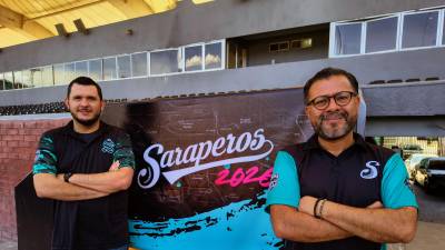 Carlos Flores y Víctor Vizcarra han sido piezas clave en la consolidación de En el Dugout de los Saraperos, el espacio que fortaleció la conexión entre la Nave Verde y su afición.