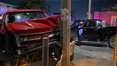 El accidente ocurrió durante la noche en el cruce de las calles Matamoros y Múzquiz, en la Zona Centro de Saltillo.