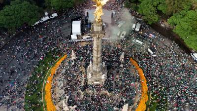 La OCDE reportó que 53% de los mexicanos confía en el Gobierno Federal, ubicando al país en el quinto lugar entre las naciones evaluadas.
