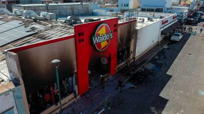 Movilizan traslado de transformador eléctrico en investigación de incendios