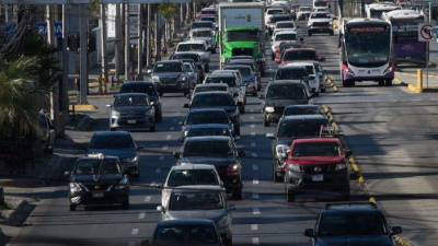 Con el reemplacamiento, los conductores aseguran que su vehículo cumpla con las normativas vigentes, lo que contribuye a la seguridad vial y al control ambiental.