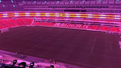 La modernización del inmueble incluye tecnología LED en distintos niveles del estadio.
