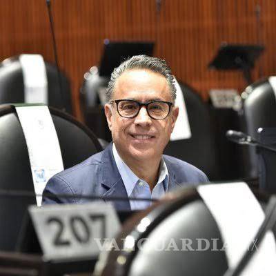 $!El panista Guillermo Anaya afirmó que detrás de este conflicto están los intereses de Humberto Moreira.