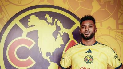 Miguel Borja portó por primera vez la camiseta azulcrema durante su presentación como refuerzo del América.