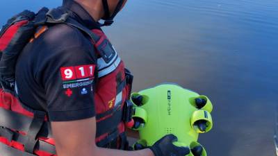 Los elementos que se desplegaron a Coahuila para apoyar en el rescate de los mineros llevan un dron subacuático para apoyar en las acciones