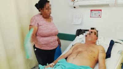 Además de su padecimiento, los enfermos tienen que soportar altas temperaturas y condiciones inhumanas.