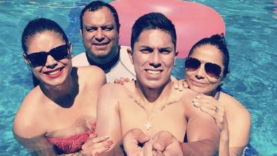 La familia de Carlos Salcedo han pasado por una serie de malentendidos y problemas que han perjudicado la carrera del central azteca.