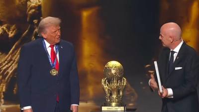 La FIFA anunció el premio semanas después de que el Comité Noruego del Nobel pasara por alto a Trump para su prestigioso Premio Nobel de la Paz en octubre.