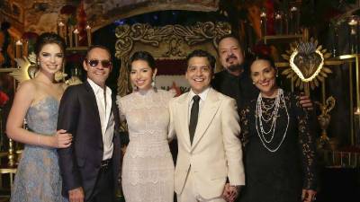 Cambios. Christian Nodal reveló que un episodio de violencia influyó en la decisión de posponer su boda religiosa.