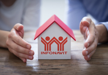 Cuando el titular de un crédito Infonavit fallece, la deuda no pasa automáticamente a la familia.