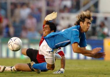 Primer capítulo de una rivalidad intensa: Chivas y Cruz Azul buscan ventaja en la ida de los Cuartos de Final del Apertura 2025.