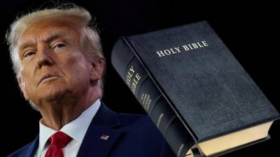 Donald Trump, expresidente de Estados Unidos, emprende venta de Biblias para solventar gastos de proyectos de ley.