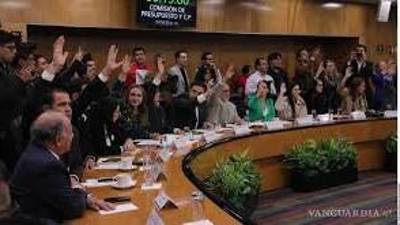 Se reclama los derechos de los estados, municipios y personas, por recursos que les habían asignado.