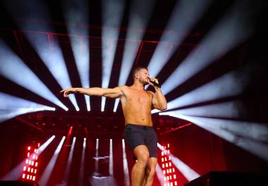 Fiesta. Dan Reynolds encendió el ambiente del FIFA Fan Fest de Monterrey ante una multitud que abarrotó el Parque Fundidora.