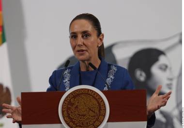 Con el decreto propuesto, la edad de jubilación bajaría a 57 y 55 años en 2028, a 56 y 54 en 2031, y a 55 y 53 a partir de 2034, siempre y cuando el trabajador tenga 30 años de labores, y la trabajadora, 28 años.