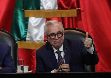 El constitucionalista Diego Valadés señaló que alguien que ha solicitado licencia temporal al cargo, como lo hizo Rocha a la gubernatura, puede regresar a la función en el caso de no ser procesado.