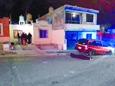 $!Asesinan a hombre en fiesta por no cooperar para cervezas