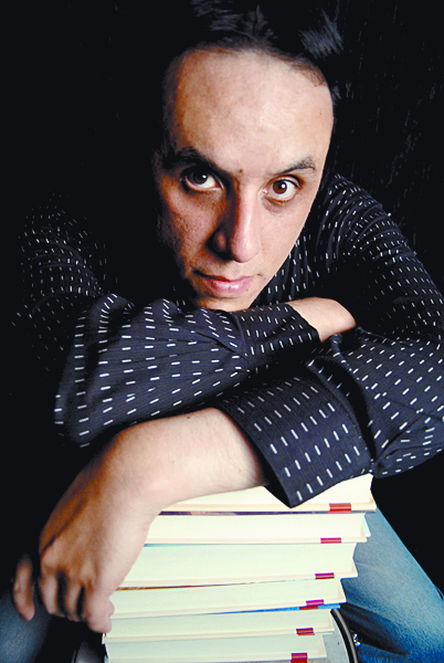 $!Chimal hace balance entre cuento y novela