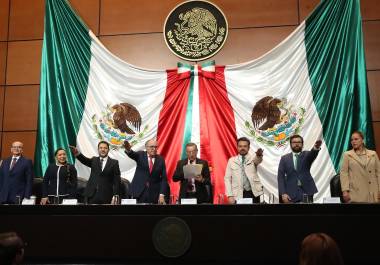 Lamentaron que los funcionarios se queden callados ante el recorte de 111 mil millones de pesos este año y que lejos de denunciarlo, lo califiquen como un reacomodo.