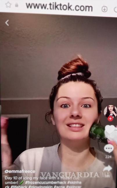 $!En la imagen una influencer dando consejos de belleza a través de Tik Tok. EFE/Nora Cifuentes