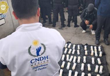 Personal especializado del agrupamiento Zorros resguardó 59 artefactos explosivos caseros localizados durante revisiones en la autopista México-Cuernavaca.