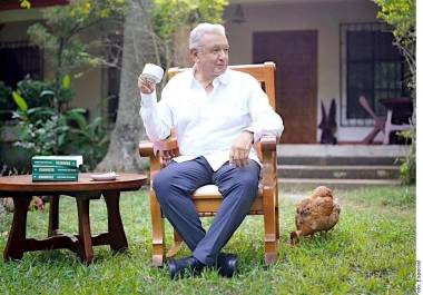 López Obrador expresa la necesidad de construir un proyecto pluralista que reconozca la vigencia del México indígena y replantee la relación del país con su propia historia.