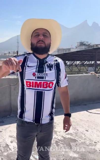 $!José Perales celebró la inversión de Tesla en Nuevo León con una carne asada, portando su camiseta de Rayados y tomando cerveza Carta Blanca.